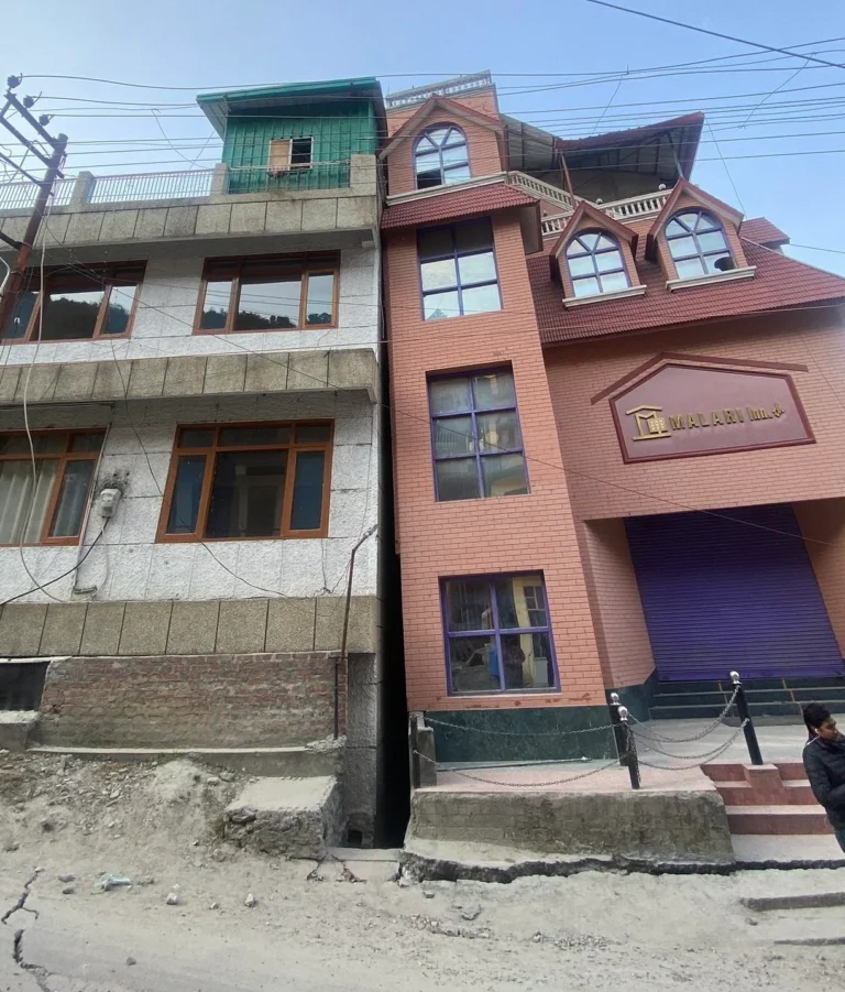 Joshimath News: Two hotels of Joshimath will be demolished in a while